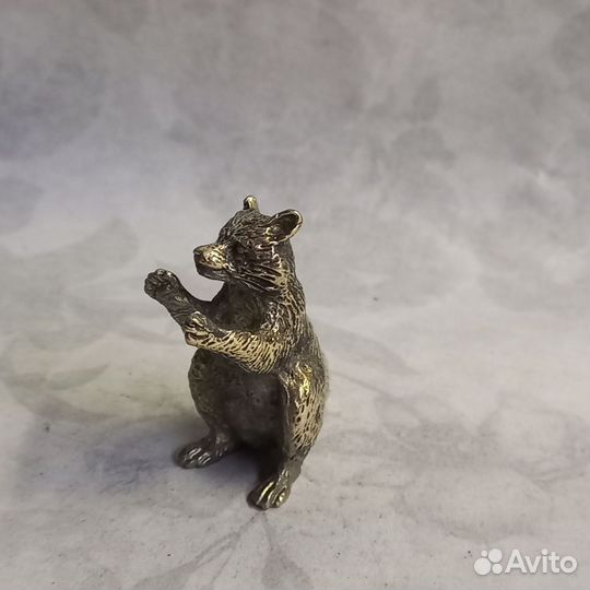 Коллекционная бронзовая миниатюра Енот