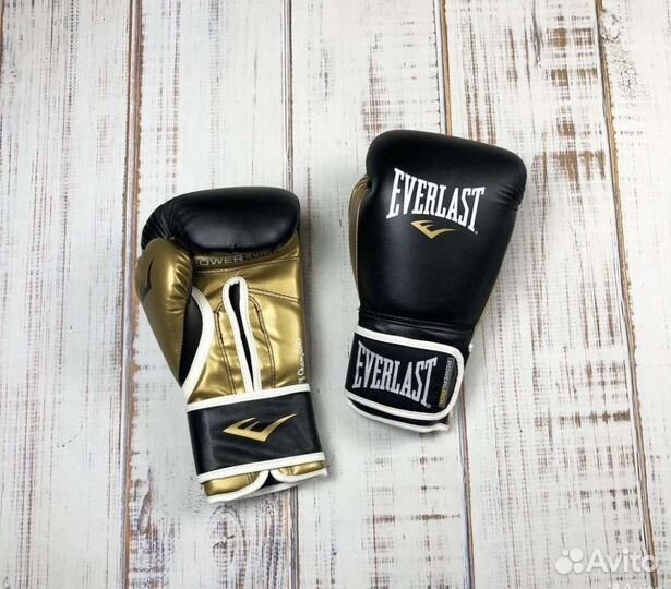 Боксерские перчатки everlast