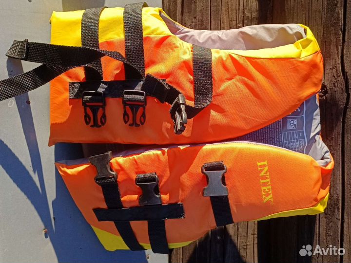 Спасательный жилет