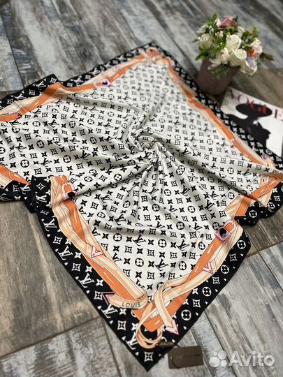 Шелковый платок шаль Louis Vuitton белый