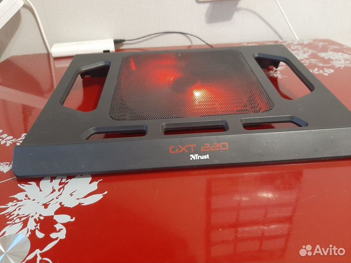 Охлаждение для ноутбука. Подставка с подсветкой