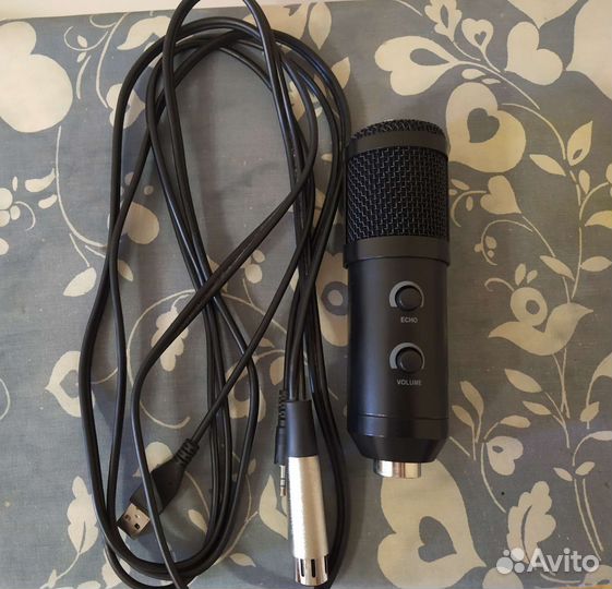 Студийный микрофон