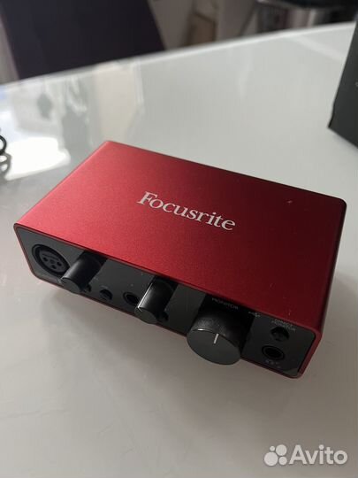 Внешняя звуковая карта focusrite Scarlett Solo 3rd
