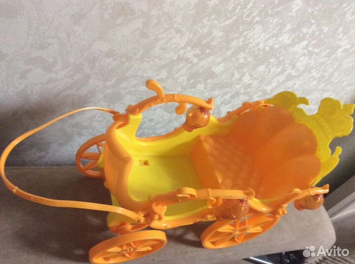 Большая кукольная карета