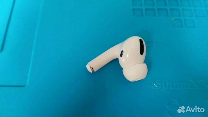 Левый наушник Airpods pro
