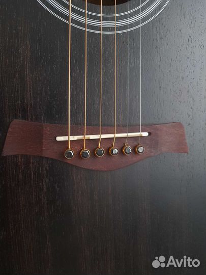 Акустическая гитара