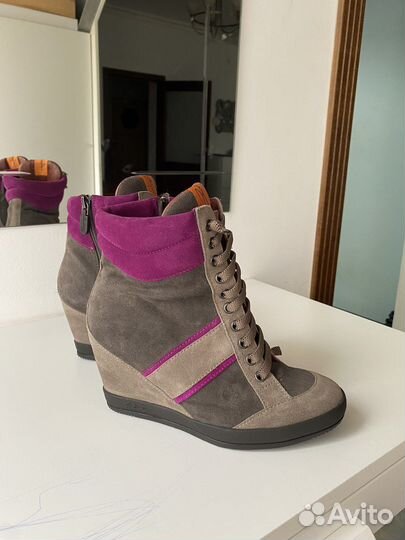 Сникеры женские 38,5 как новые демисезонные