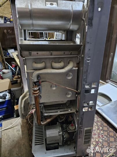 Продам настенный газовый котел двухконтурный Арист