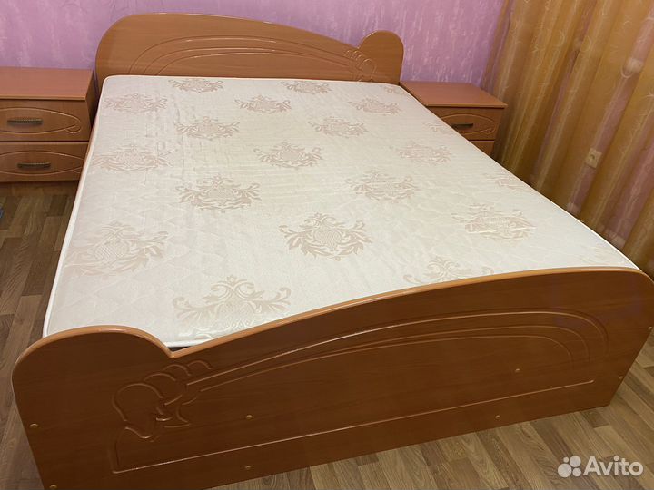 Спальный гарнитур