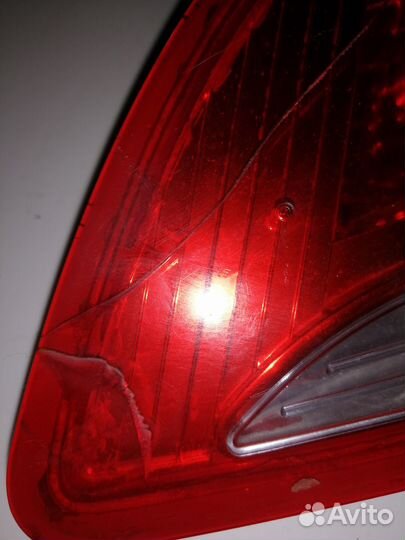 Фонарь в багажник правый задний Пежо 408