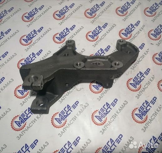 Кронштейн передней рессоры передний лев. Камаз