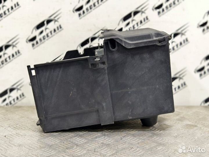 Короб аккумулятора Ford Focus 3 1.6 pnda 2012