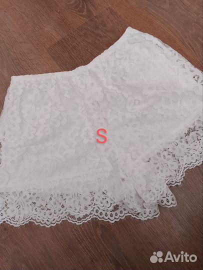 Шорты и топ кальцедония тезенис