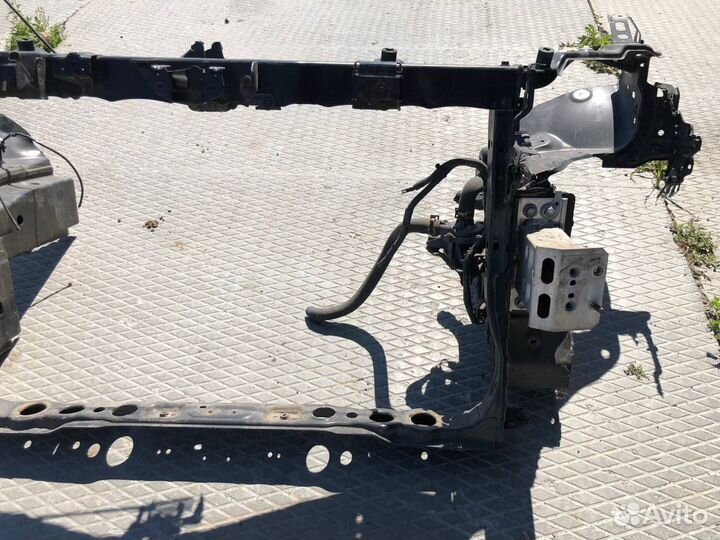 Телевизор передний Toyota Prius ZVW30