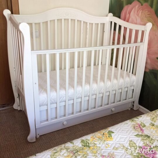 Детская кроватка с матрасом