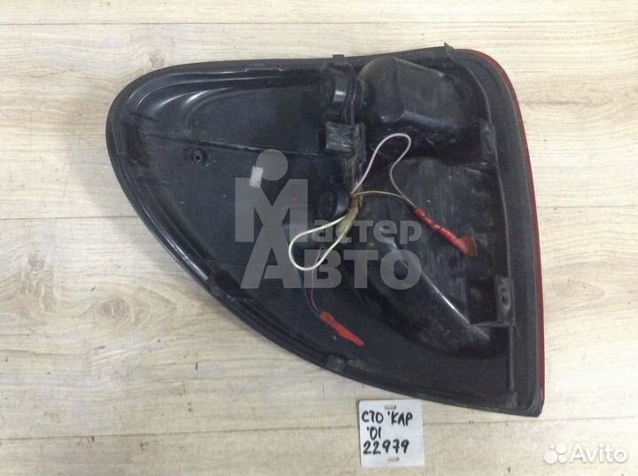 Фонарь задний правый Крайслер Вояджер 4