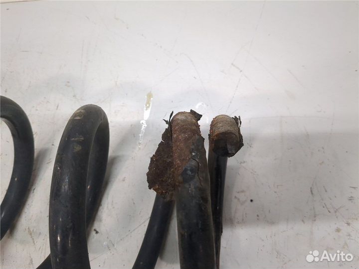 Пружина подвески Nissan Armada, 2006