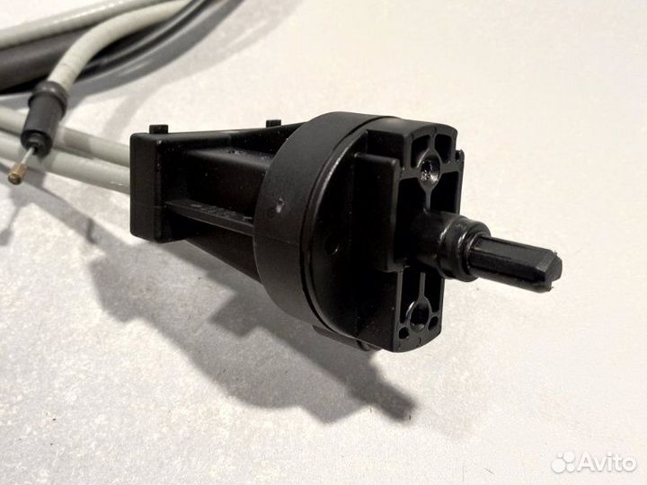 Трос капота Renault Sandero K7JA710 2011