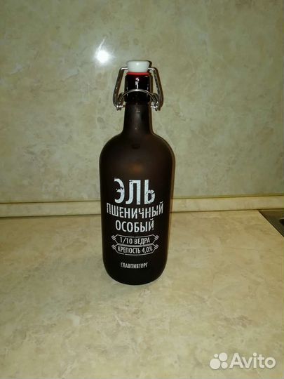 Бутылки стеклянные с бугельной пробкой