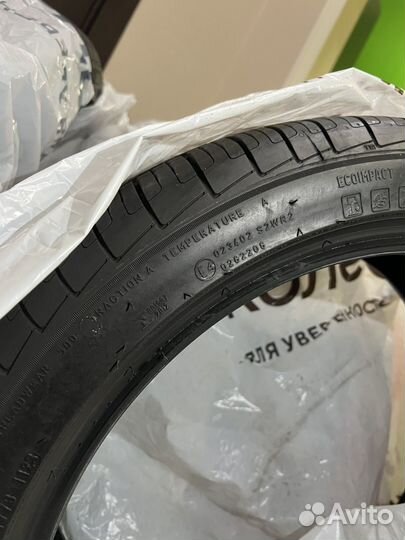 Pirelli Cinturato All Season 245/40 R19 98H
