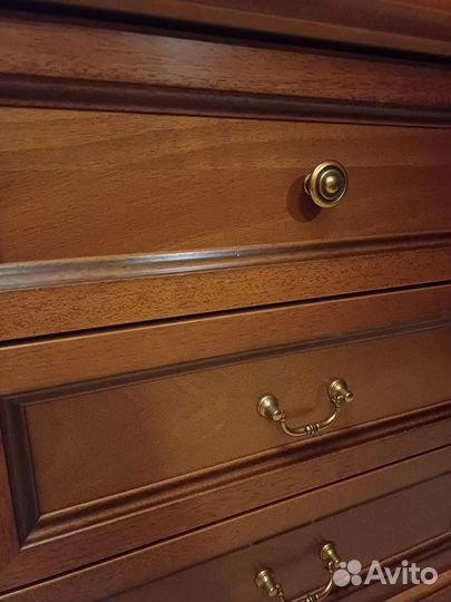 Тумба прикроватная италия