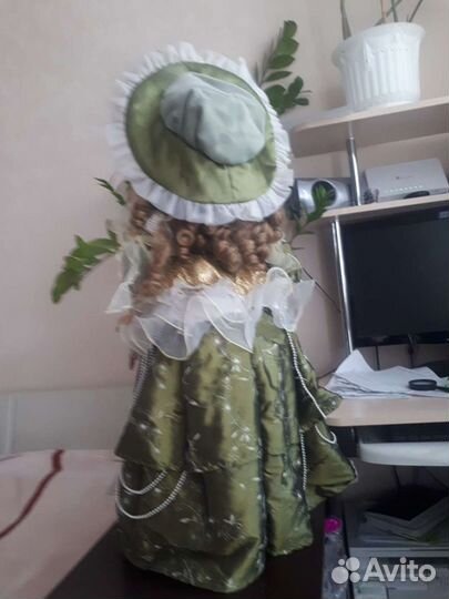 Кукла фарфоровая коллекционная