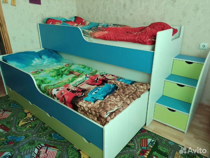 Двухъярусная кровать бу с матрасами