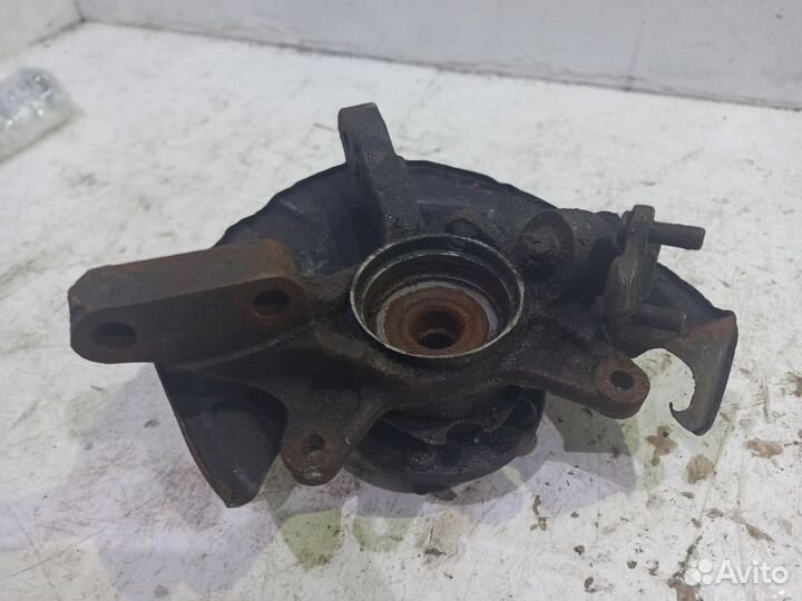 Кулак передний правый 4321133070