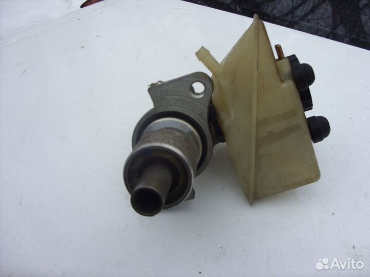 Главный тормозной цилиндр для mercedes w124, w201