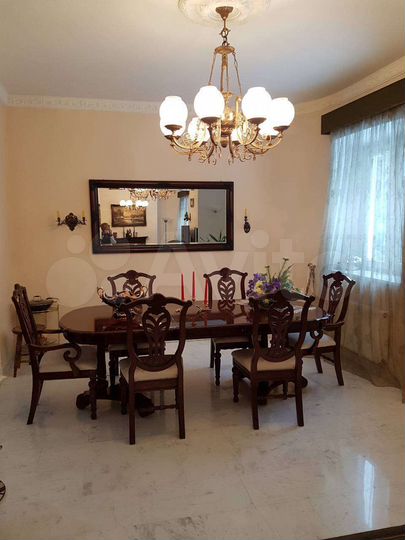 Дом 620 м² на участке 39 сот.