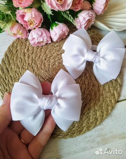 Белые школьные банты