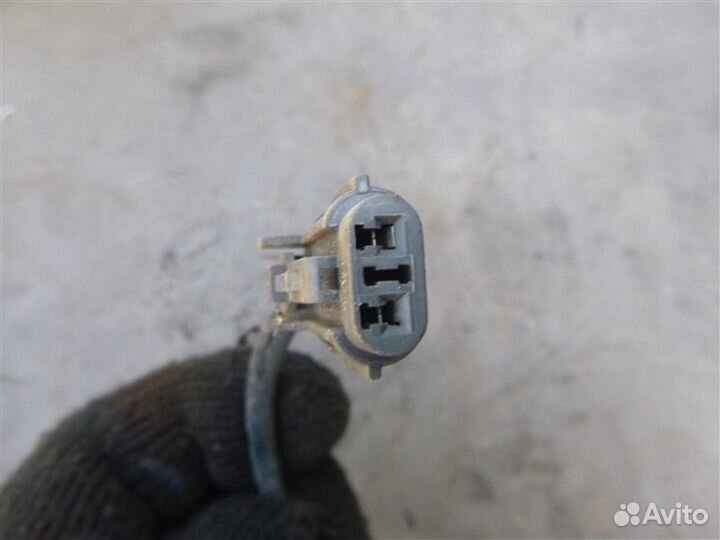 Датчик abs передний левый Subaru Legacy BE5 EJ204