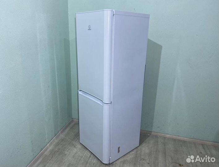 Холодильник Indesit