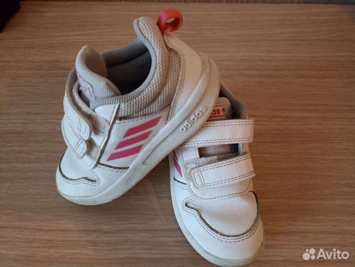 Кроссовки adidas