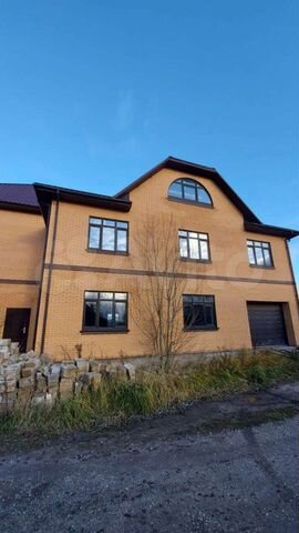 Дом 300 м² на участке 8 сот.