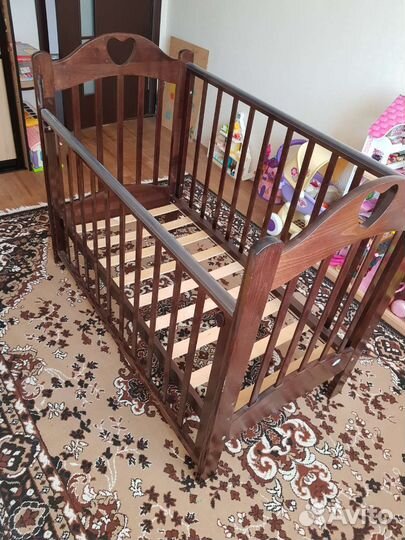 Детская кроватка