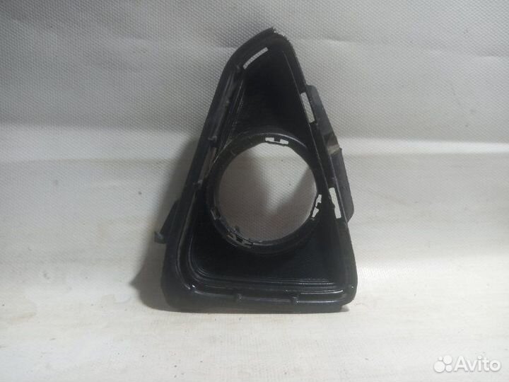 Накладка на туманку передняя правая Toyota Rav4 4