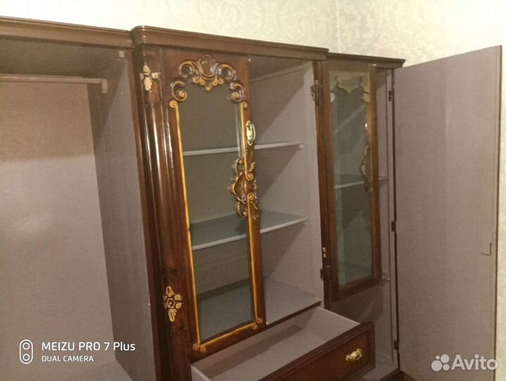 Спальный гарнитур