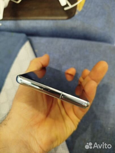 Samsung Galaxy S10+, 8/128 ГБ