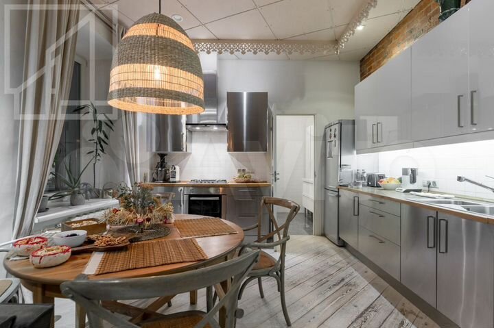 5-к. квартира, 164 м², 4/5 эт.