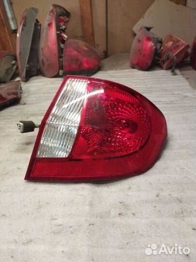 Фонарь правый Hyundai Getz 92402м0000