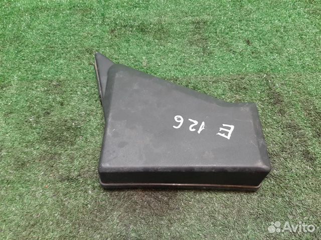 Крышка блока предохранителей (моторный отсек) Sub