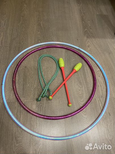 Обруч, булавы, скакалка