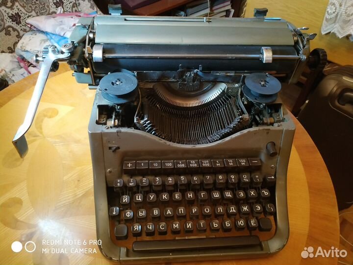 Печатная пишущая машинка