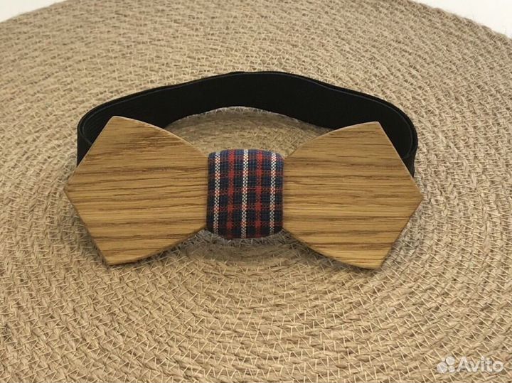 Галстук бабочка деревянная новая