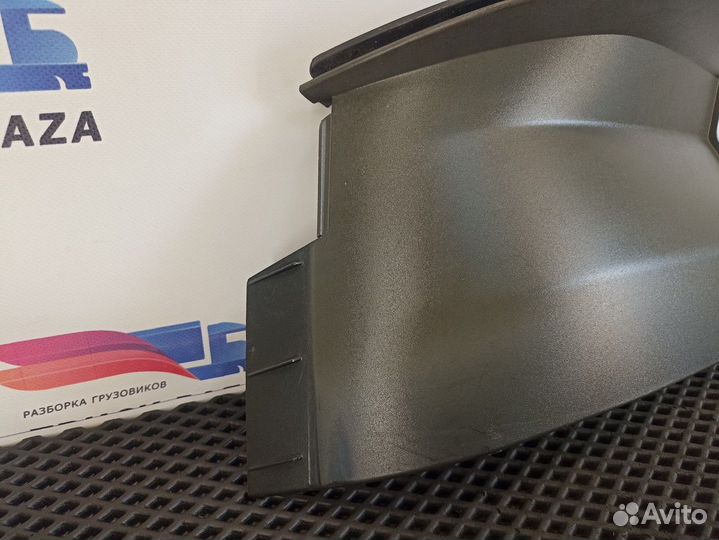 504156595 Накладка угла кабины правая