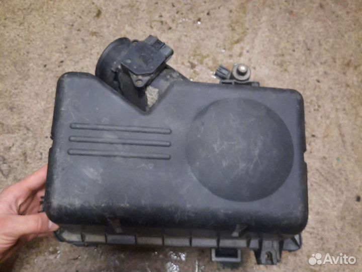 Корпус воздушного фильтра Toyota Camry V30