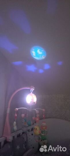 Музыкальный мобиль на кроватку