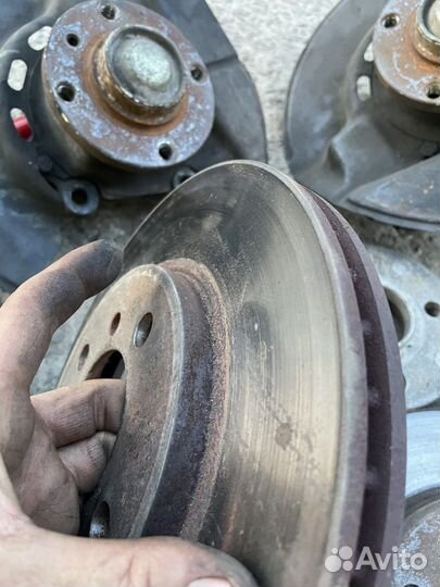 Диски тормозные передние + суппорта BMW E30