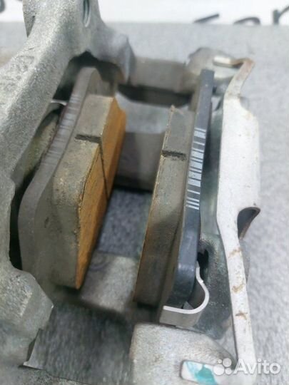 Суппорт задний левый Jeep Grand Cherokee WK2 3.0D